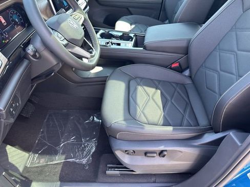 New 2026 Volkswagen Atlas SE image 11