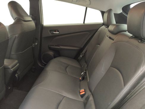 Used 2016 Toyota Prius Four image 18