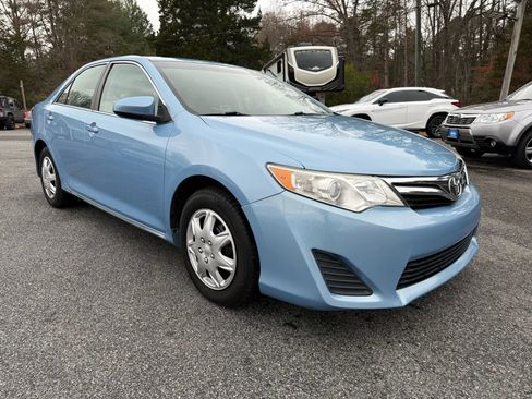 Used 2012 Toyota Camry LE image 4