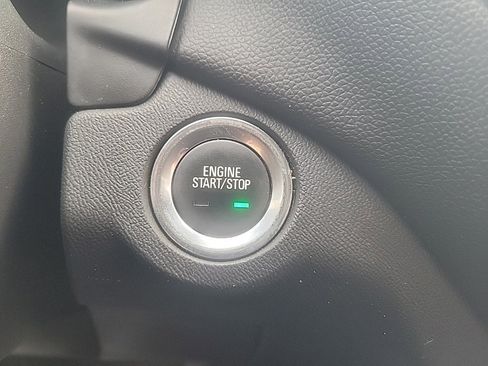 Certified 2020 Chevrolet Equinox LT w/ Driver Convenience Package image 13