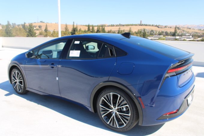 New 2027 Toyota Prius Limited AWD/4WD image 5