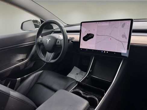 Used 2019 Tesla Model 3 Long Range image 17