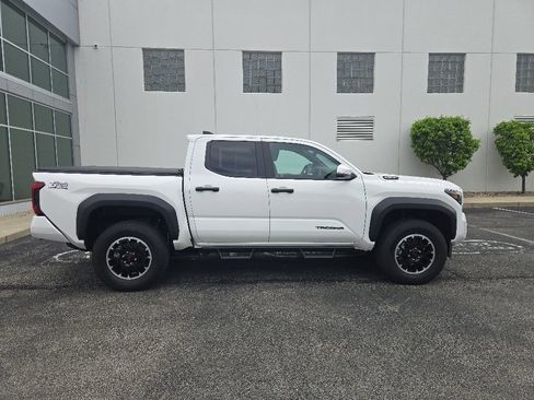 Used 2025 Toyota Tacoma TRD Off-Road w/ TRD Off Road Upgrade Package AWD/4WD image 9