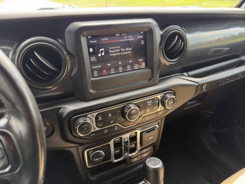Used 2020 Jeep Wrangler Unlimited Sport AWD/4WD image 9