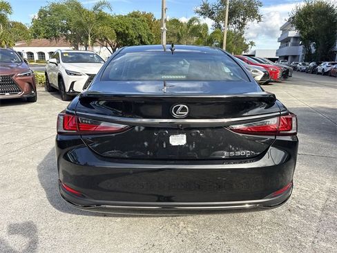 Used 2024 Lexus ES 300h F Sport image 24