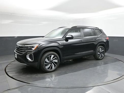 New 2026 Volkswagen Atlas SE image 1