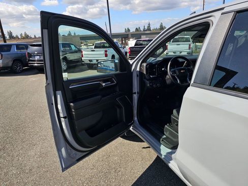 Certified 2024 Chevrolet Silverado 1500 LT w/ Z71 Off-Road Package AWD/4WD image 18