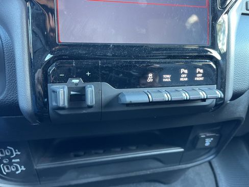 Used 2024 RAM 2500 Big Horn w/ Level 2 Equipment Group image 16