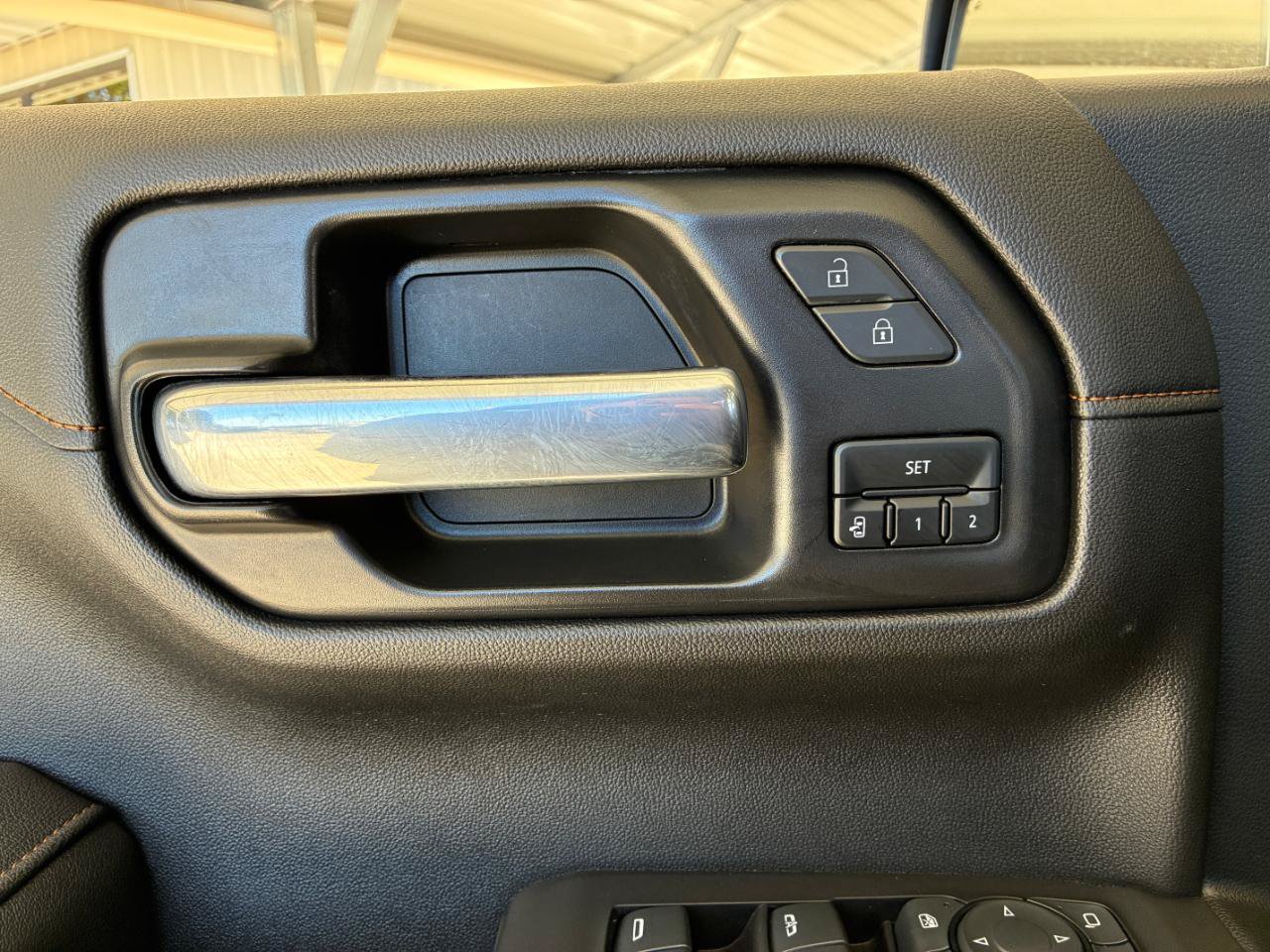 Used 2021 GMC Sierra 1500 AT4 w/ AT4 Premium Package AWD/4WD image 9