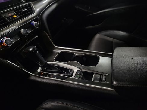 Used 2018 Honda Accord Sport image 26