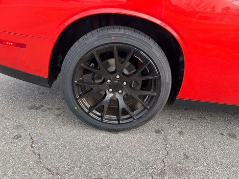 Used 2020 Dodge Challenger SXT image 31