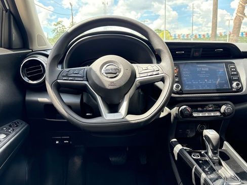 Used 2021 Nissan Kicks SV FWD image 7