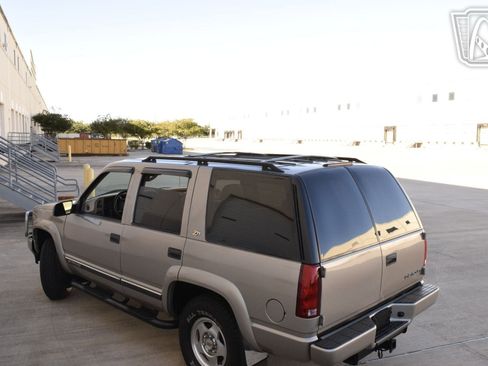 Used 2000 Chevrolet Tahoe Z71 w/ Comfort & Security Pkg image 6