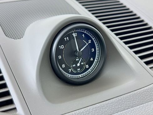 Certified 2023 Porsche Macan Turbo image 17