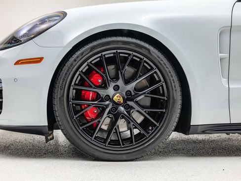Used 2020 Porsche Panamera GTS image 11