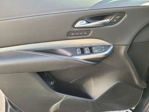 Used 2020 Cadillac XT4 Premium Luxury image 6