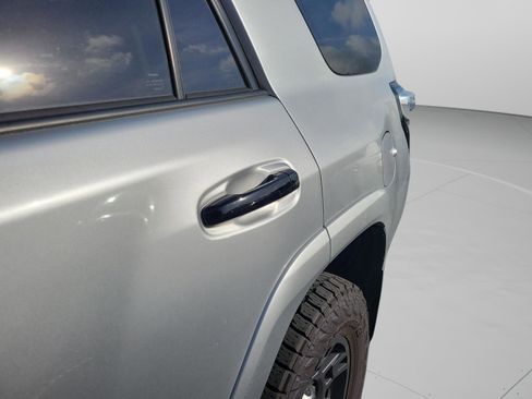 Used 2020 Toyota 4Runner Venture AWD/4WD image 27