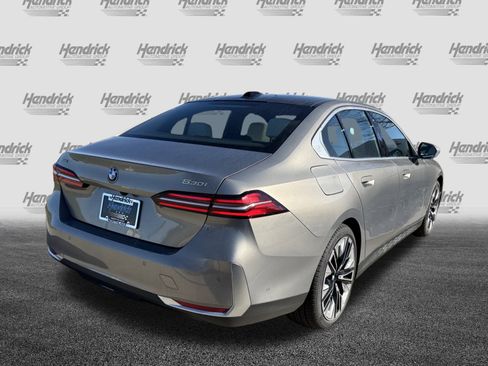 Used 2026 BMW 530i xDrive image 9