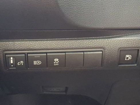 Certified 2025 Toyota Corolla SE FWD image 33