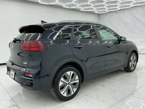 Used 2020 Kia Niro EX w/ Cold Weather Package FWD image 11