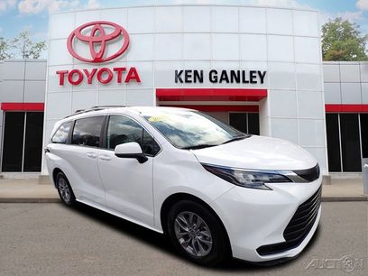 Used 2025 Toyota Sienna LE