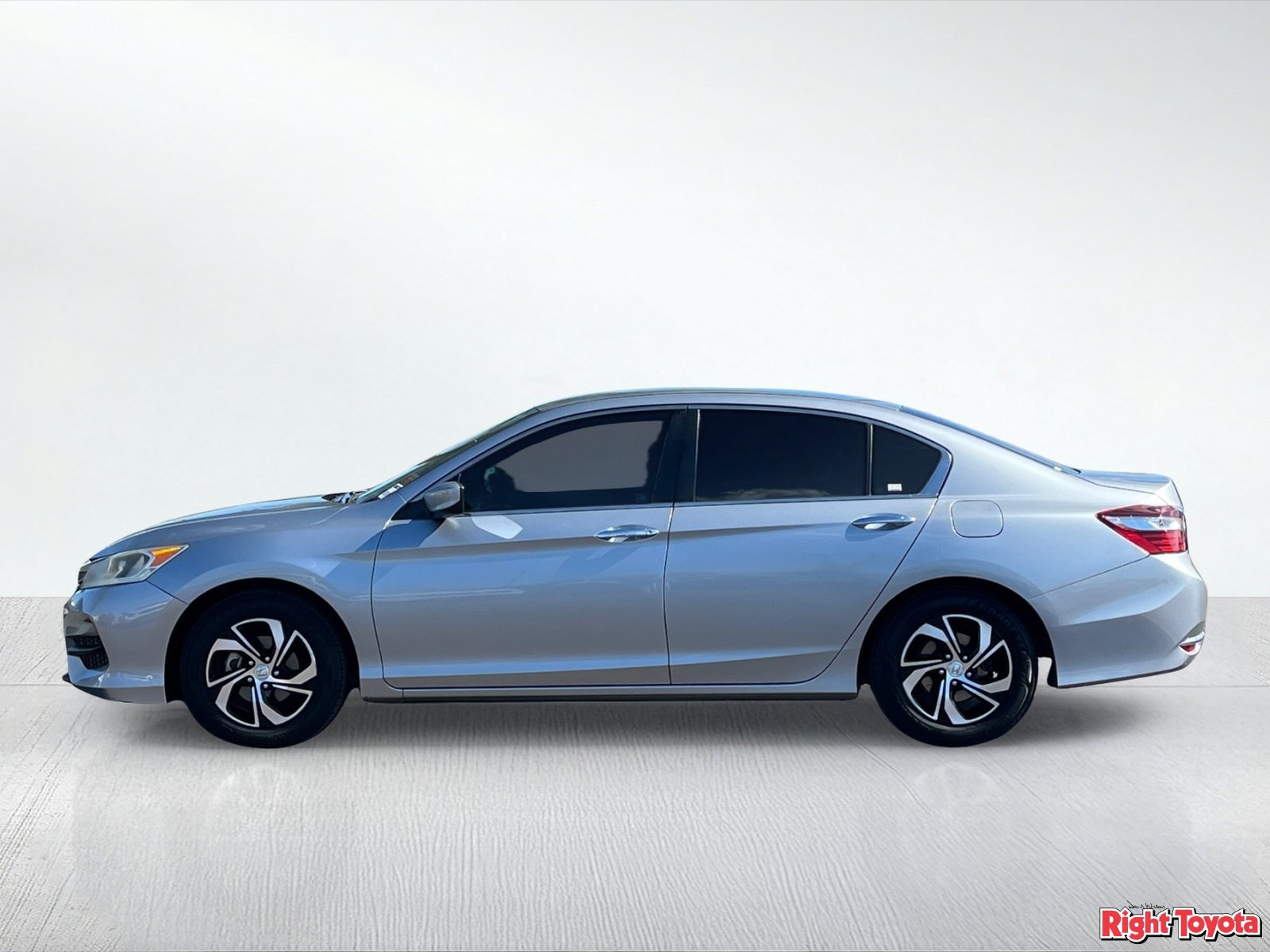 Used 2017 Honda Accord LX image 3