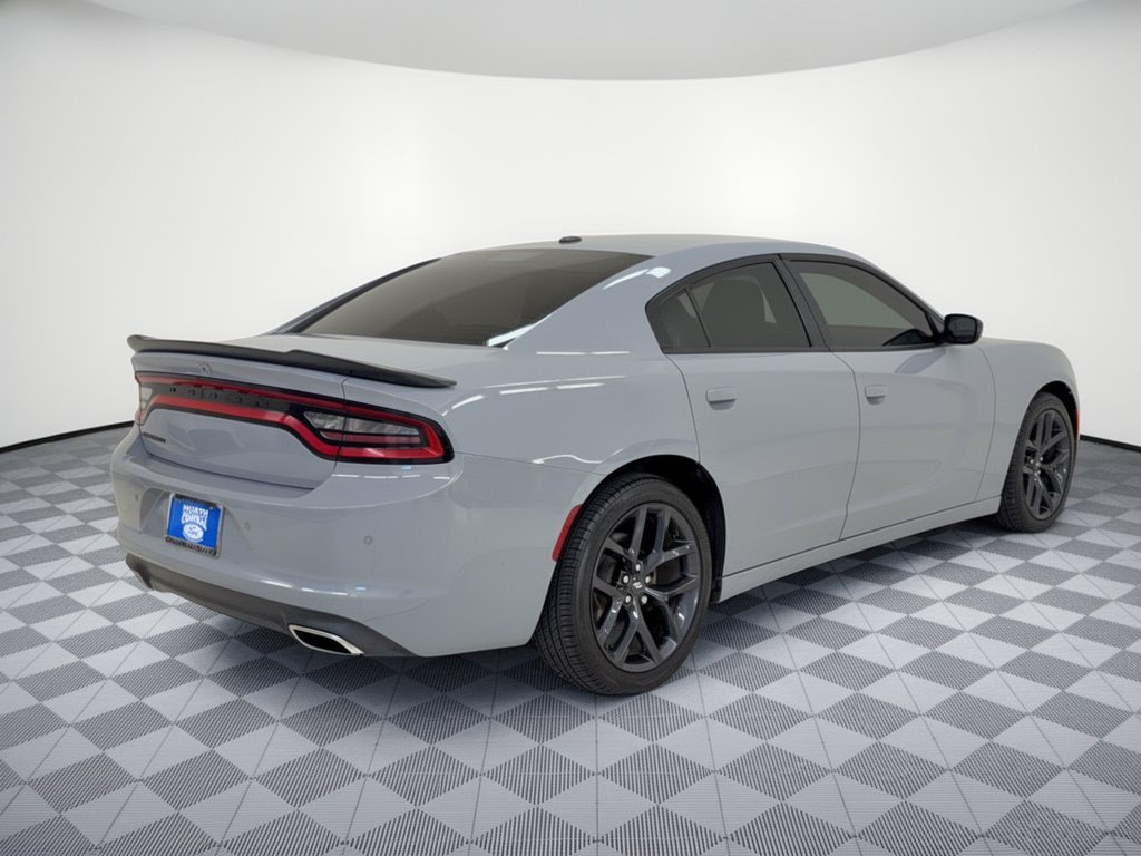 Used 2022 Dodge Charger SXT w/ Blacktop Package RWD image 9