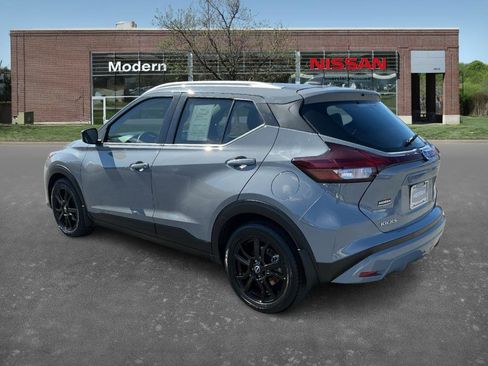 Used 2023 Nissan Kicks SV image 2