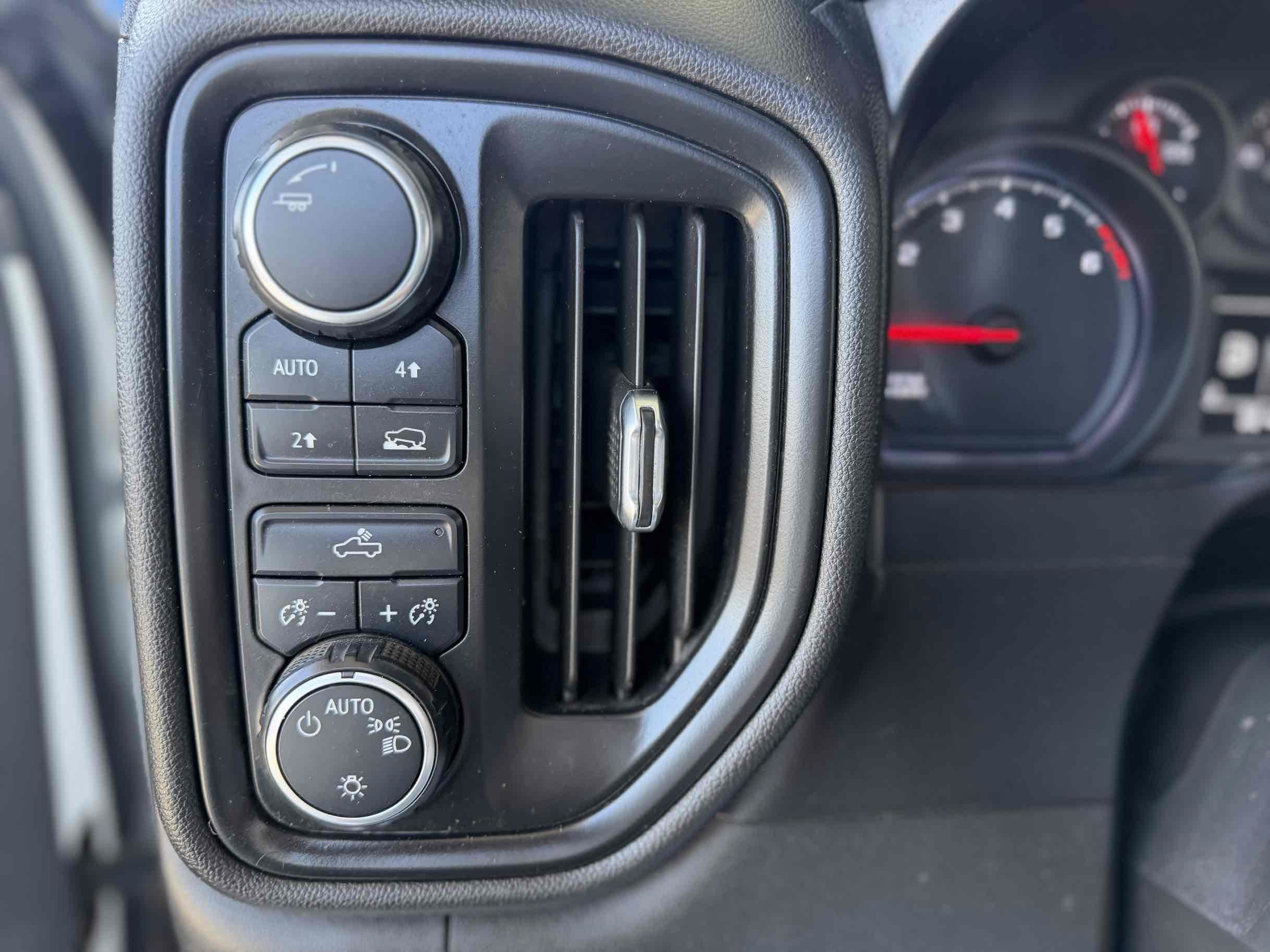 Used 2020 Chevrolet Silverado 1500 W/T w/ WT Convenience Package AWD/4WD image 18
