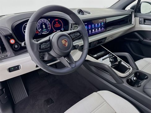 New 2026 Porsche Cayenne E-Hybrid image 4
