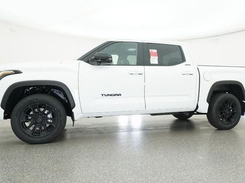 New 2026 Toyota Tundra Limited AWD/4WD image 18