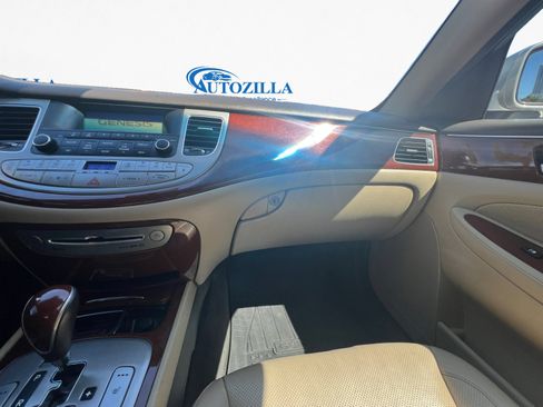 Used 2012 Hyundai Genesis 3.8 image 11