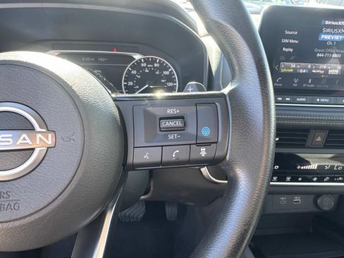 Used 2023 Nissan Rogue SV FWD image 24