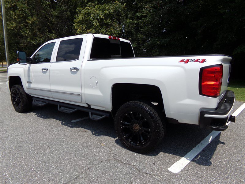 Used 2019 Chevrolet Silverado 2500 High Country w/ Duramax Plus Package AWD/4WD image 9