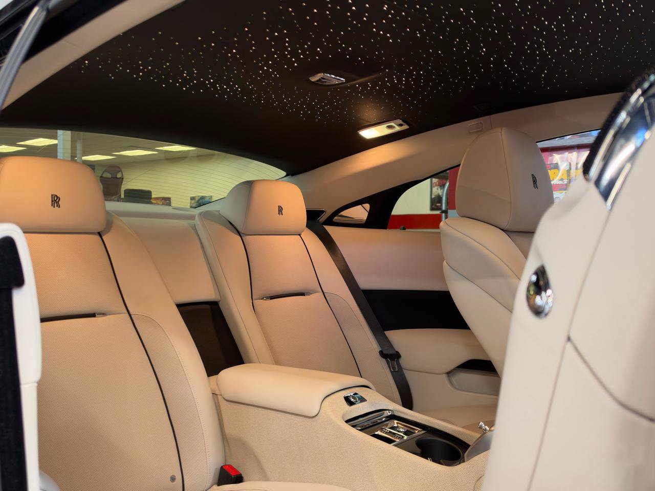Used 2016 Rolls-Royce Wraith RWD image 28
