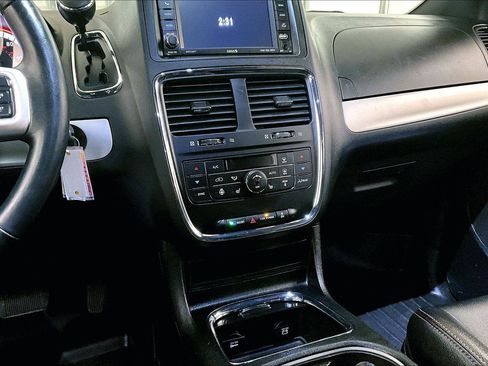 Used 2019 Dodge Grand Caravan GT image 6