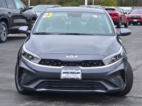 Used 2023 Kia Forte LXS image 3