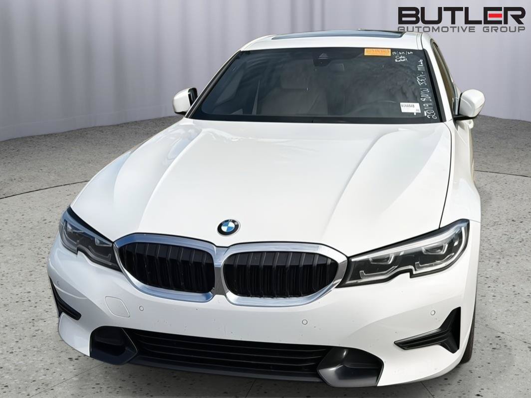 Used 2019 BMW 330i xDrive Sedan w/ Convenience Package AWD/4WD image 3