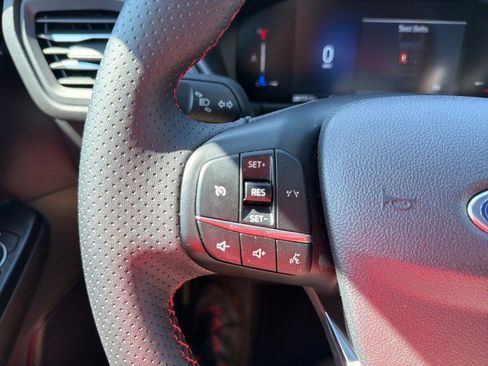Used 2025 Ford Escape ST-Line image 25