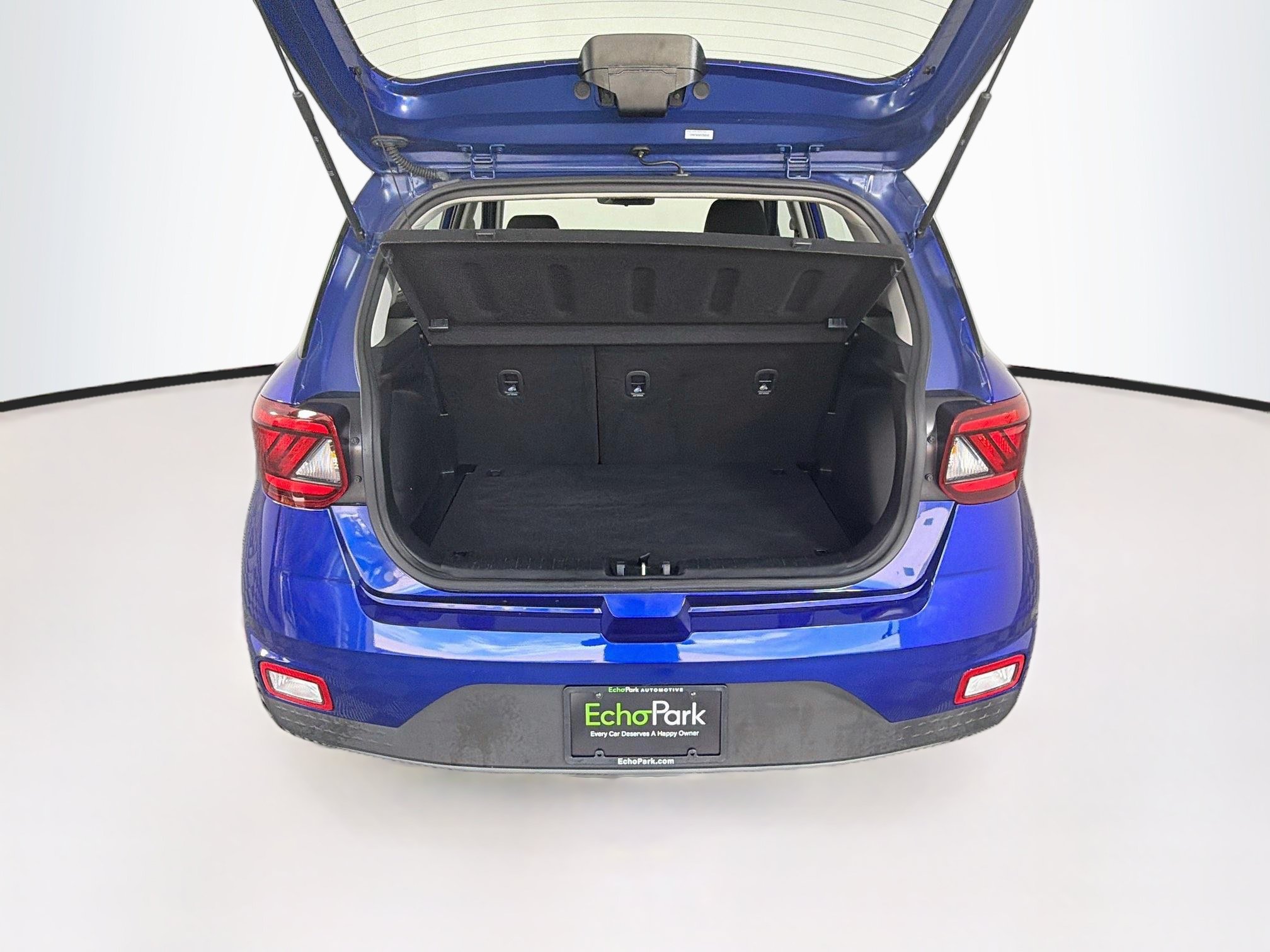 Used 2025 Hyundai Venue SEL FWD image 30