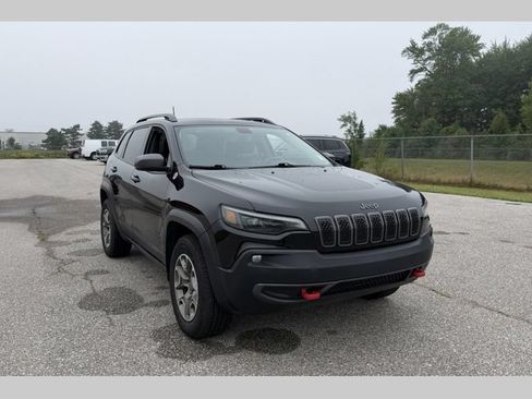 Used 2020 Jeep Cherokee Trailhawk w/ Cold Weather Group AWD/4WD image 1