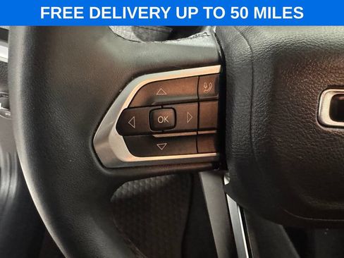 Used 2025 Jeep Compass Latitude w/ Sun & Sound Group AWD/4WD image 6