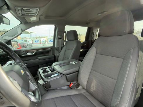 Used 2024 Chevrolet Silverado 1500 LT image 8
