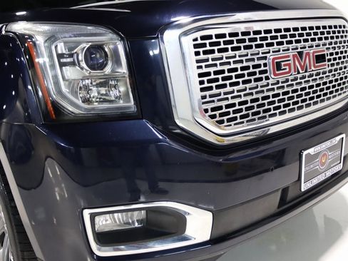 Used 2017 GMC Yukon SLT image 24
