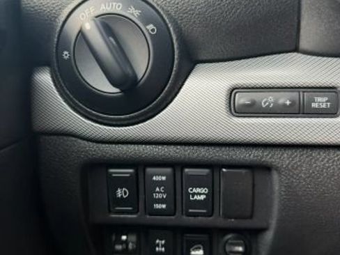 Used 2017 Nissan Titan PRO-4X w/ Pro-4x Convenience Package AWD/4WD image 21