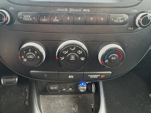 Used 2014 Kia Soul FWD image 15