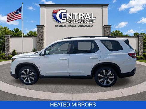 Used 2023 Honda Pilot Touring image 5
