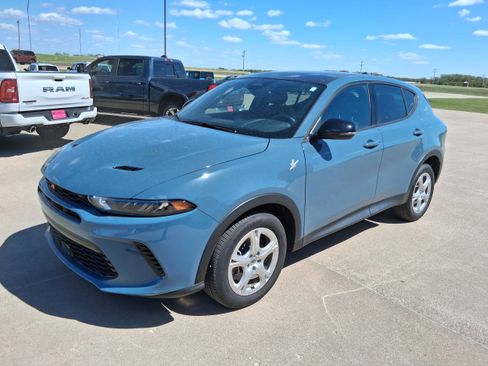 Used 2025 Dodge Hornet GT w/ GT Plus Package AWD/4WD image 4