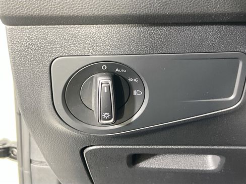 Used 2022 Volkswagen Tiguan SE image 10