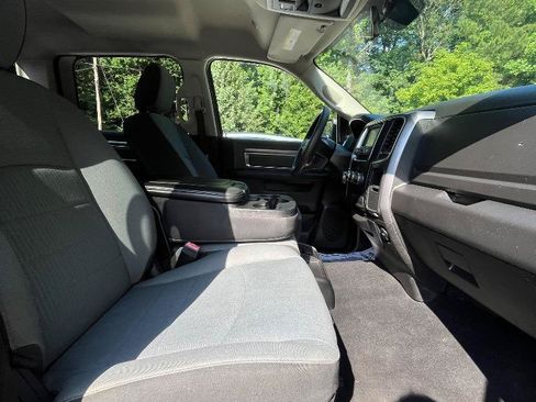 Used 2021 RAM 1500 Classic SLT RWD image 34